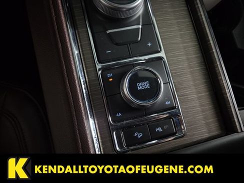 Used 2024 Ford Expedition Limited AWD/4WD image 17