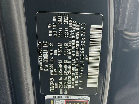 Used 2024 Kia Sorento S image 12