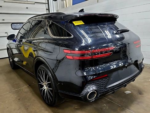Used 2022 Genesis GV70 2.5T w/ Sport Prestige Package AWD/4WD image 2