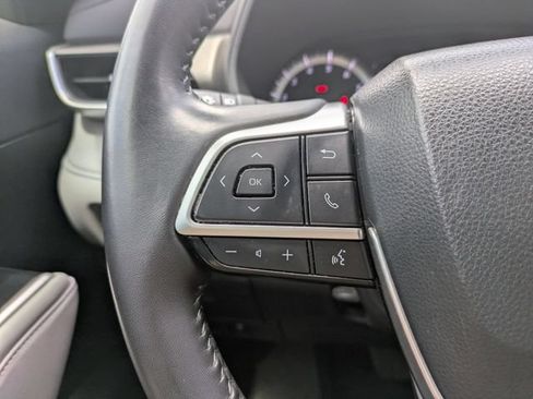 Used 2023 Toyota Highlander LE FWD image 27