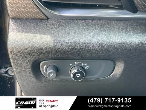 Used 2023 Chevrolet Traverse Premier AWD/4WD image 13