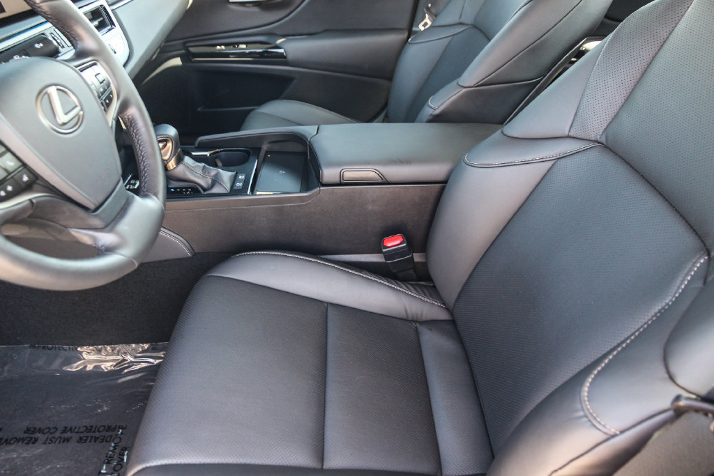 Certified 2025 Lexus ES 300h w/ Premium Package FWD image 19