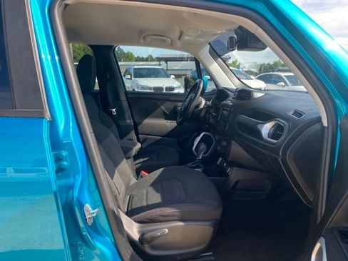 Used 2021 Jeep Renegade Latitude w/ Convenience Group FWD image 12