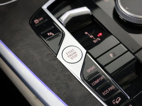 Used 2023 BMW X7 xDrive40i w/ M Sport Package image 19