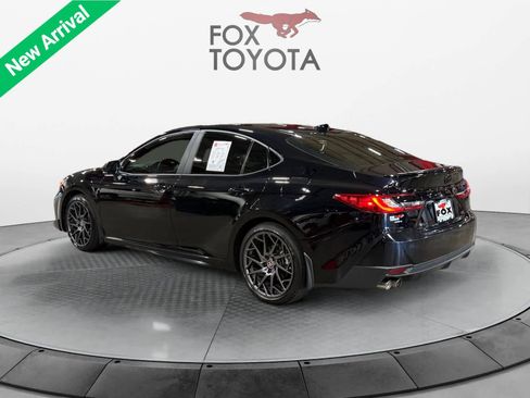 Used 2025 Toyota Camry SE image 4