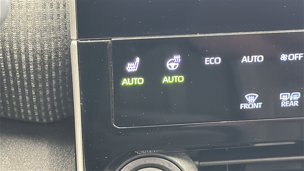Used 2023 Toyota bZ4X XLE w/ Weather Package FWD image 18