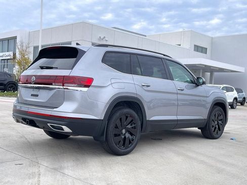 New 2026 Volkswagen Atlas SE image 8
