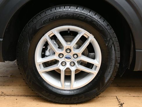 Used 2025 Ford Explorer Active RWD image 17