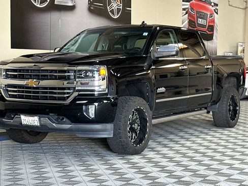Used 2018 Chevrolet Silverado 1500 High Country AWD/4WD image 8