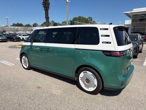 Used 2025 Volkswagen ID. Buzz 1st Edition image 4