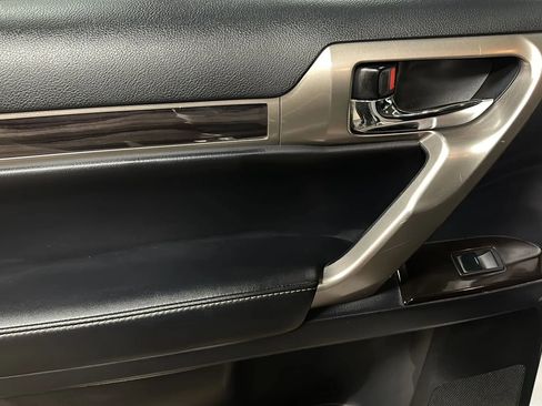 Used 2014 Lexus GX 460 image 12