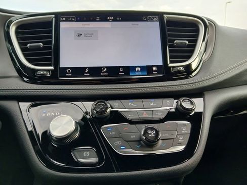 New 2026 Chrysler Pacifica Select image 21