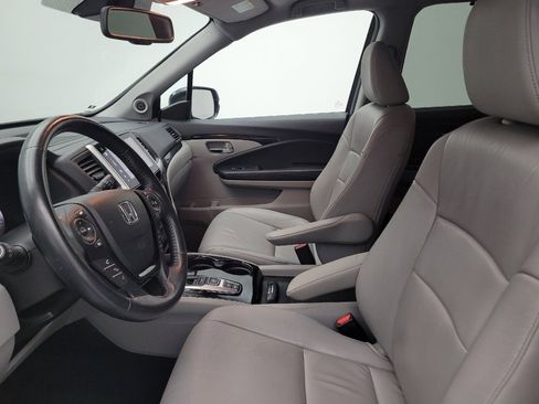 Used 2016 Honda Pilot Touring image 17