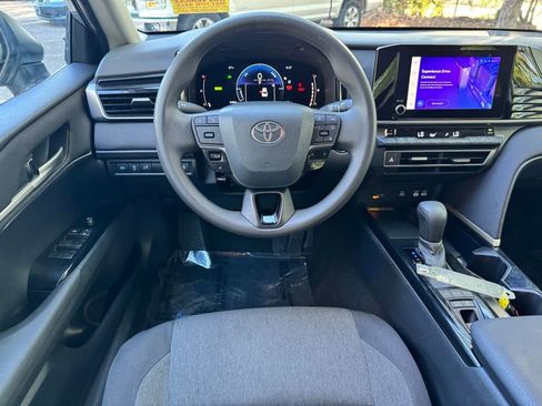 Used 2025 Toyota Camry LE FWD image 14