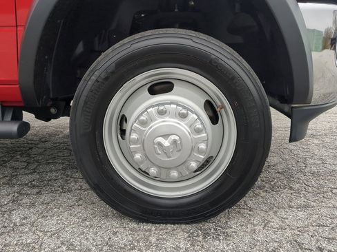 Used 2021 RAM 5500 Tradesman w/ Chrome Appearance Group image 9