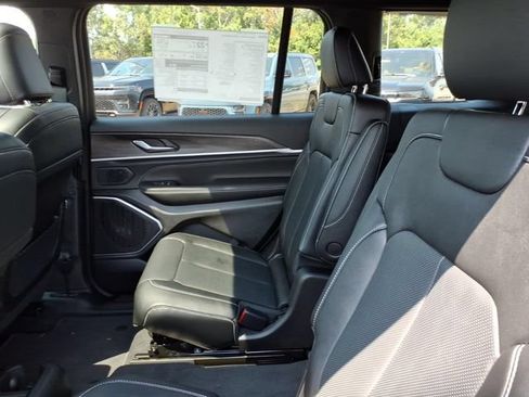 New 2026 Jeep Grand Cherokee L Limited AWD/4WD image 8