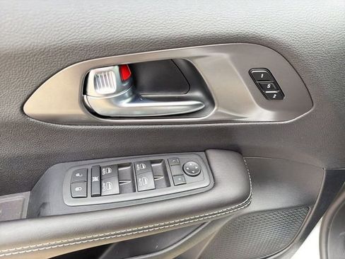 New 2026 Chrysler Pacifica Select w/ S Appearance Package FWD image 19