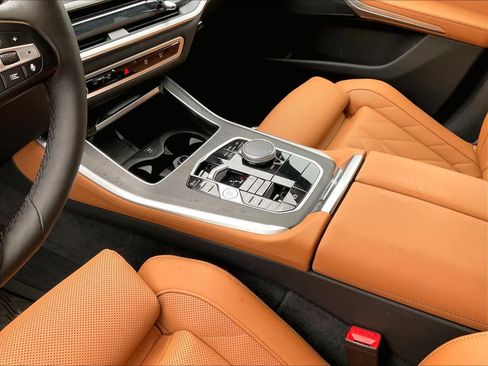 Used 2025 BMW X5 xDrive40i w/ Parking Assistance Package image 16