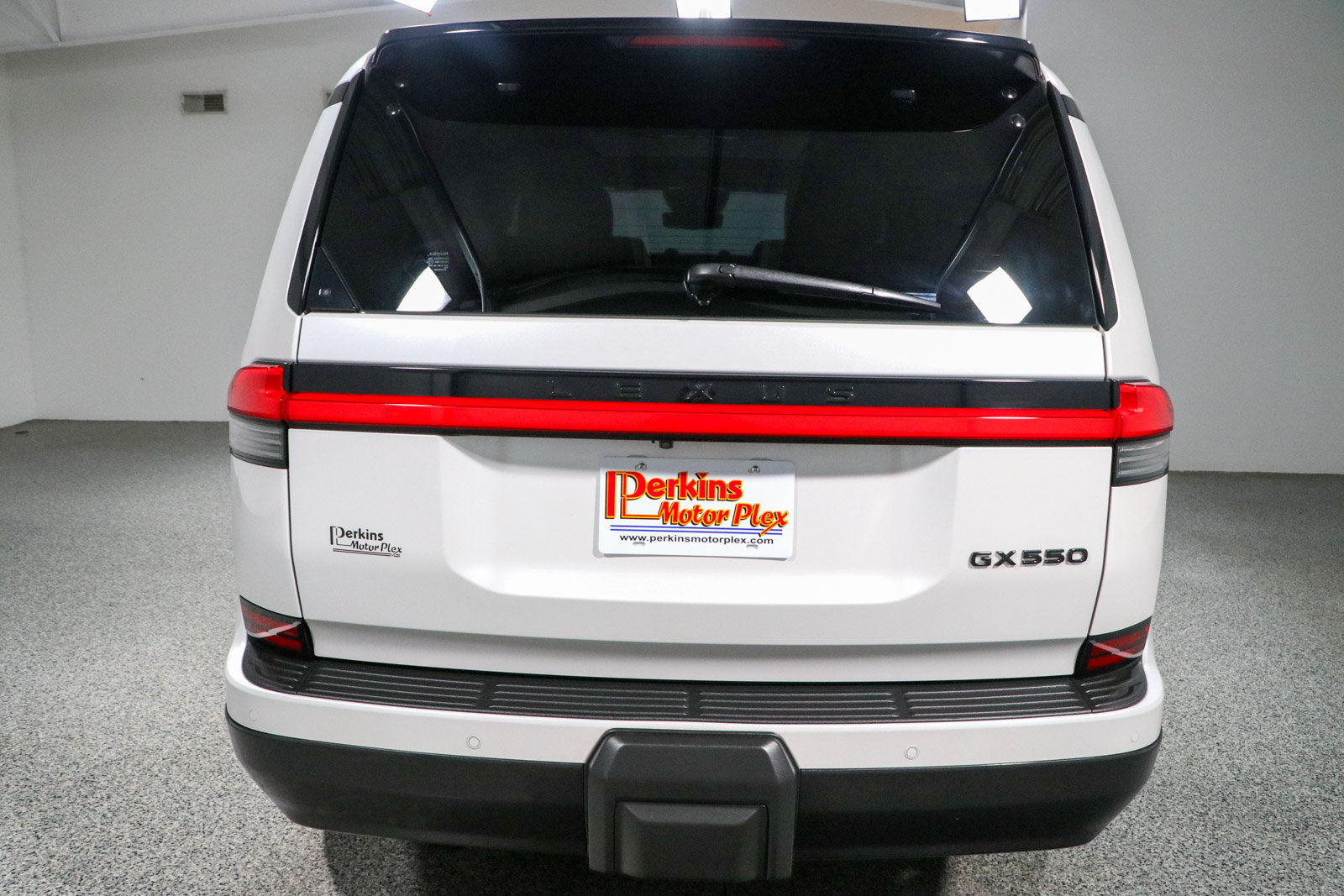 Used 2024 Lexus GX 550 w/ Accessory Package (Z1) AWD/4WD image 8