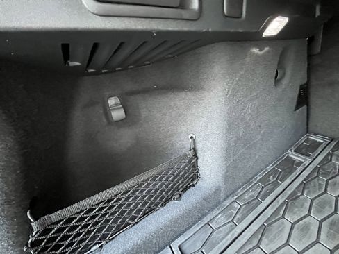 Used 2025 Jaguar F-PACE R-Dynamic S image 34