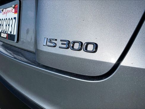 Used 2022 Lexus IS 300 image 10