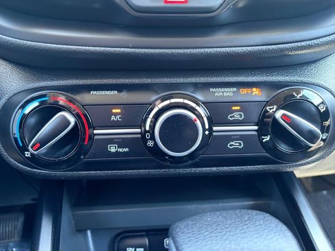 Used 2024 Kia Soul LX FWD image 21