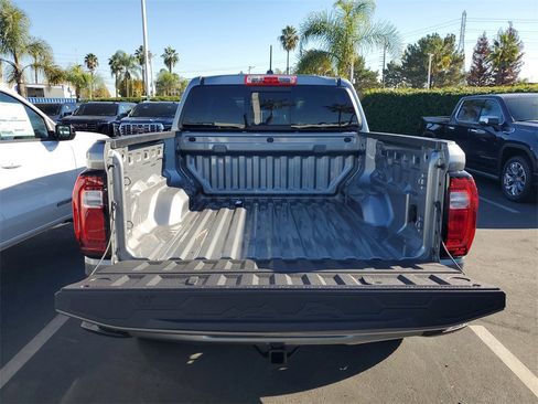 New 2026 GMC Canyon Elevation w/ Convenience Package image 6