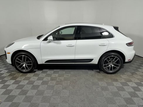 Used 2025 Porsche Macan image 2