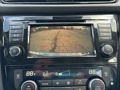 Certified 2022 Nissan Rogue Sport SV image 20