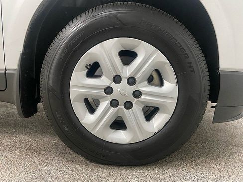 Used 2017 Chevrolet Traverse LS image 31