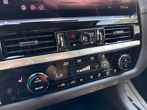 New 2026 Nissan Pathfinder SL FWD image 18