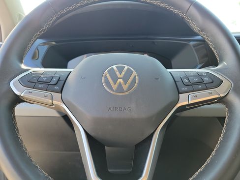 Used 2023 Volkswagen Taos SE FWD image 18