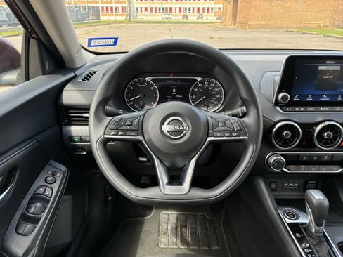 Used 2025 Nissan Sentra SV FWD image 27