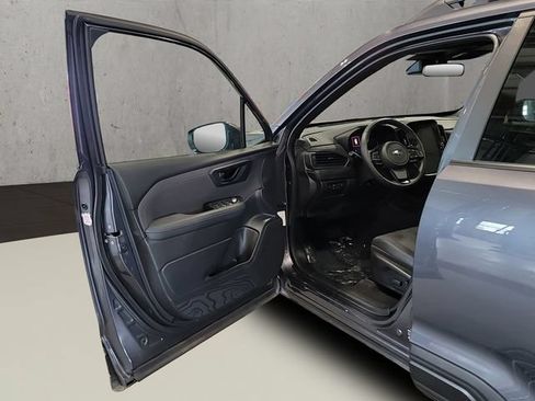 Used 2025 Subaru Forester Premium AWD/4WD image 38