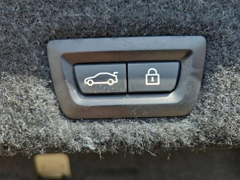 Used 2018 BMW 530i xDrive AWD/4WD image 30