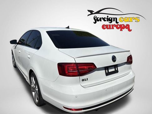 Used 2017 Volkswagen Jetta GLI FWD image 3
