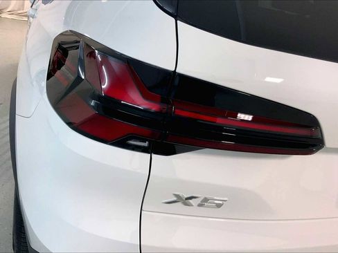 New 2026 BMW X5 xDrive50e image 14