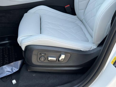 New 2026 BMW X5 xDrive50e w/ M Sport Package image 11