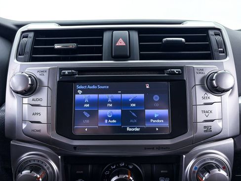 Used 2018 Toyota 4Runner SR5 AWD/4WD image 19