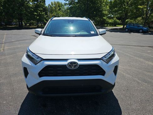 Used 2025 Toyota RAV4 XLE AWD/4WD image 9