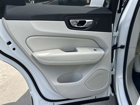 Certified 2025 Volvo XC60 T8 Plus w/ Protection Package Premier image 20