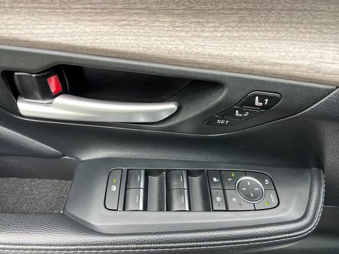 Used 2024 Toyota Grand Highlander AWD image 12