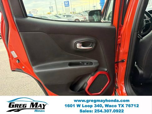 Used 2019 Jeep Renegade Trailhawk AWD/4WD image 26