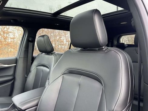 New 2026 Jeep Grand Cherokee L Limited w/ Limited Altitude Package image 17