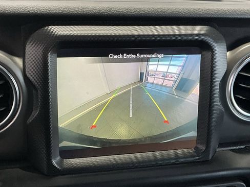 Used 2022 Jeep Wrangler Unlimited Rubicon 4xe image 6