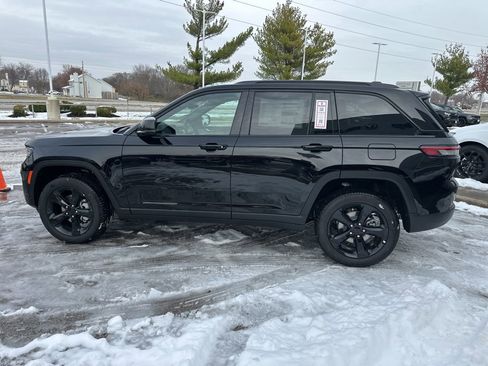 New 2025 Jeep Grand Cherokee Limited w/ Black Appearance Package AWD/4WD image 20