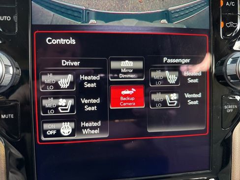 Used 2020 RAM 1500 Laramie image 28