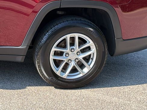 Used 2025 Jeep Grand Cherokee L Laredo w/ Luxury Tech Group I RWD image 12