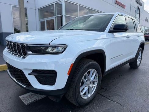 New 2026 Jeep Grand Cherokee Laredo image 7