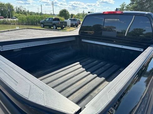 Used 2025 Nissan Frontier PRO-4X w/ Pro Premium Package AWD/4WD image 9